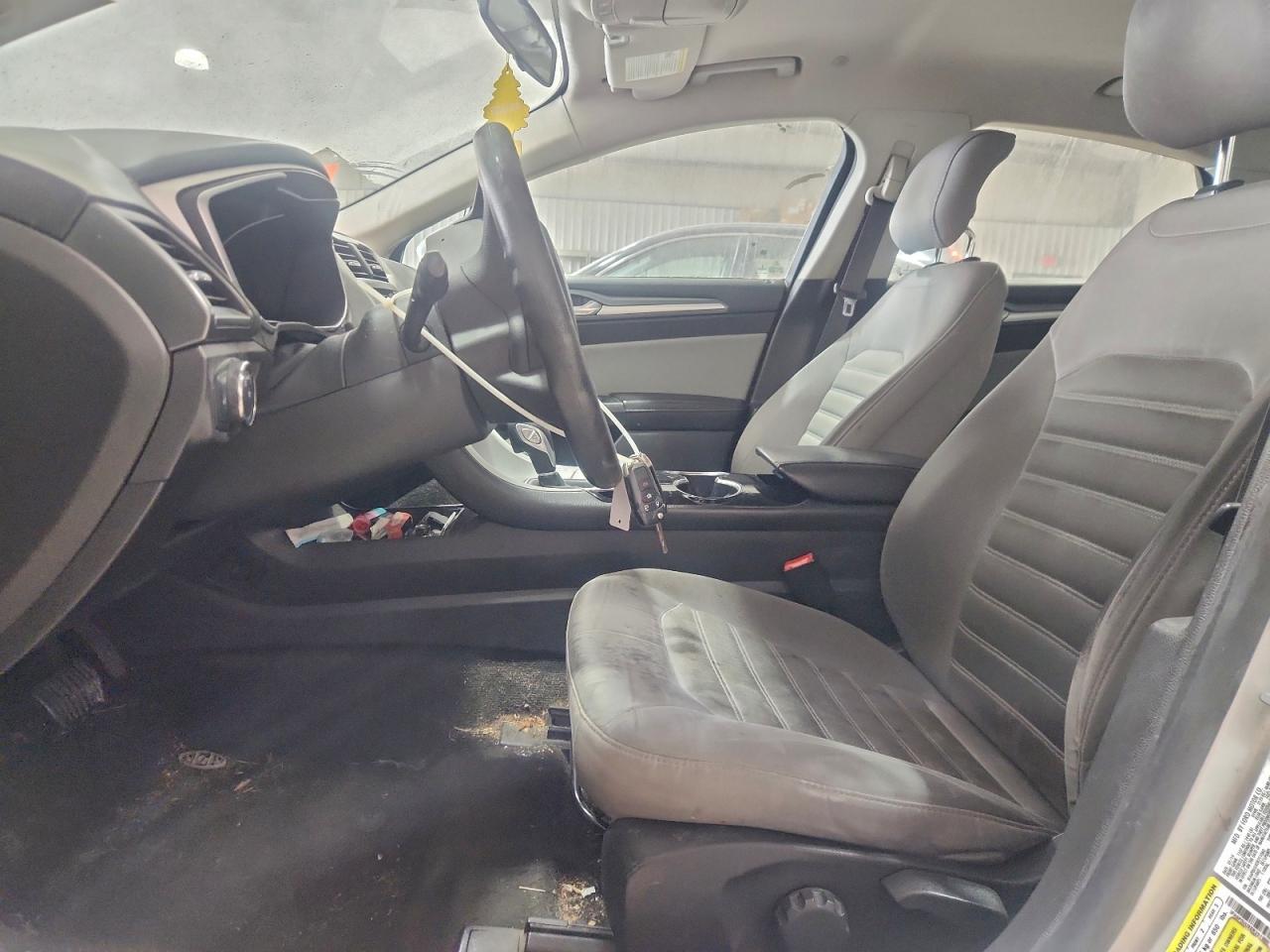 Ford Fusion S Hybrid Image 10