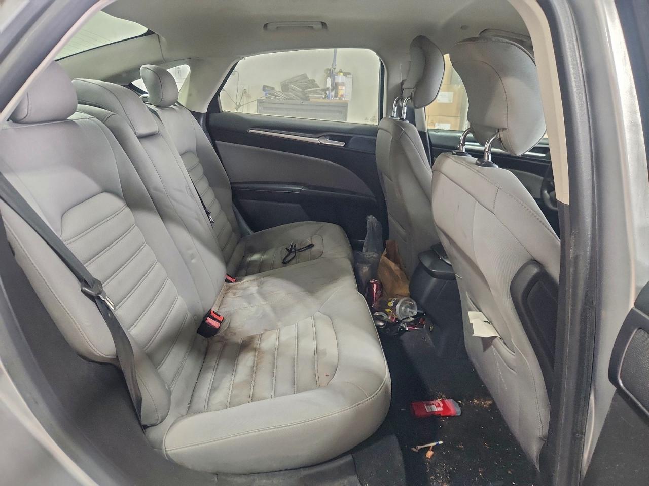 Ford Fusion S Hybrid Image 11