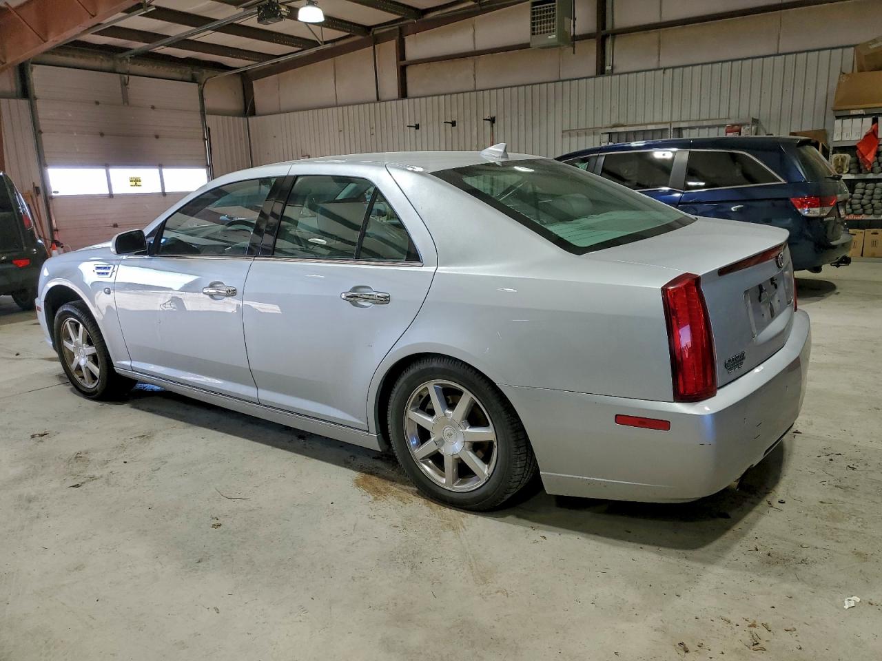 Cadillac STS Image 4