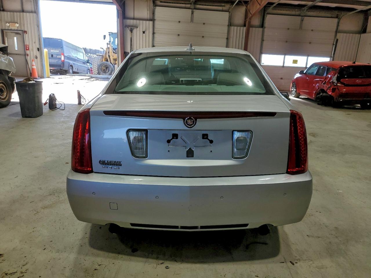 Cadillac STS Image 2