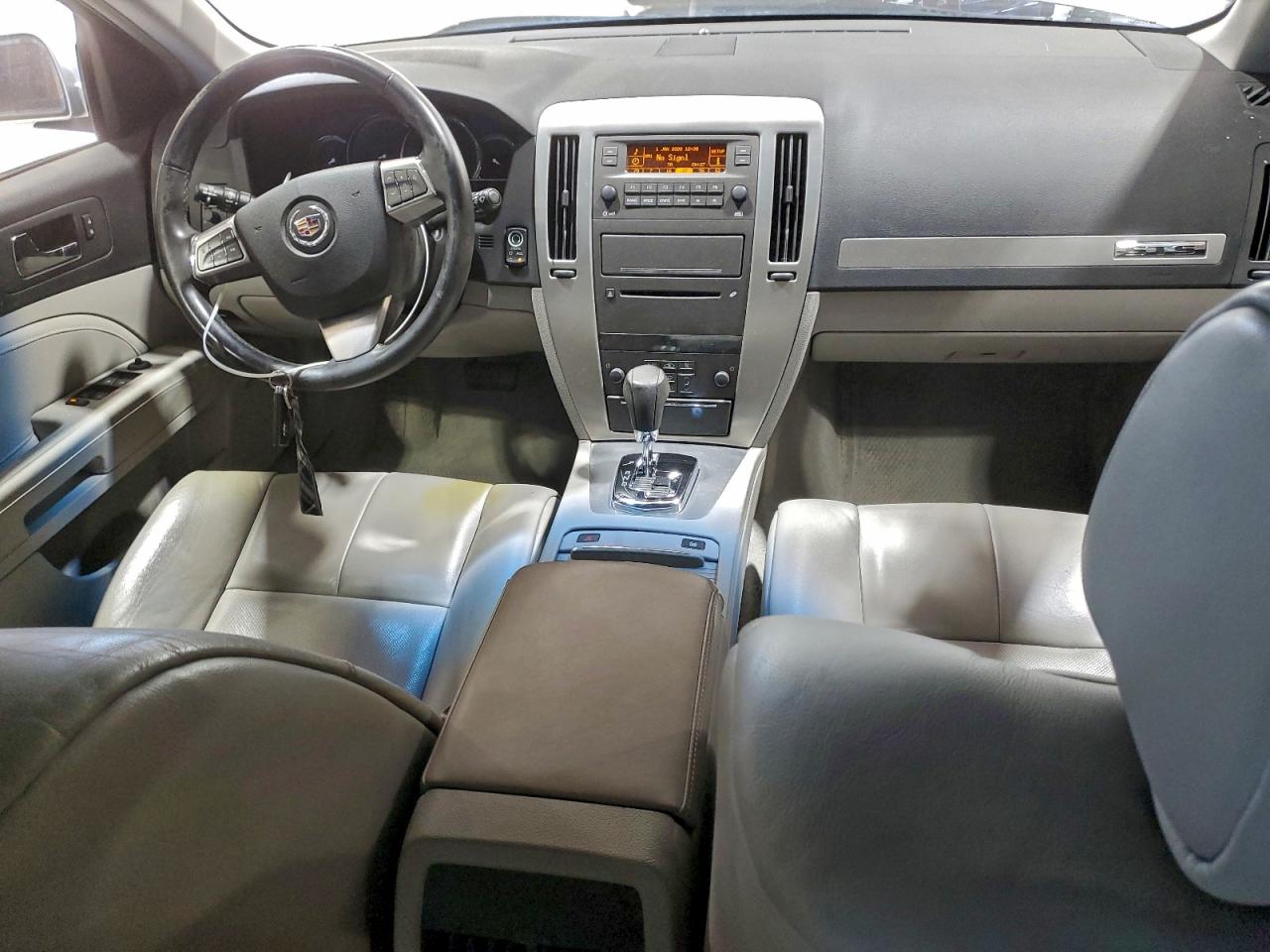 Cadillac STS Image 9