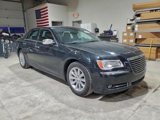 Chrysler 300 Limited Image 3