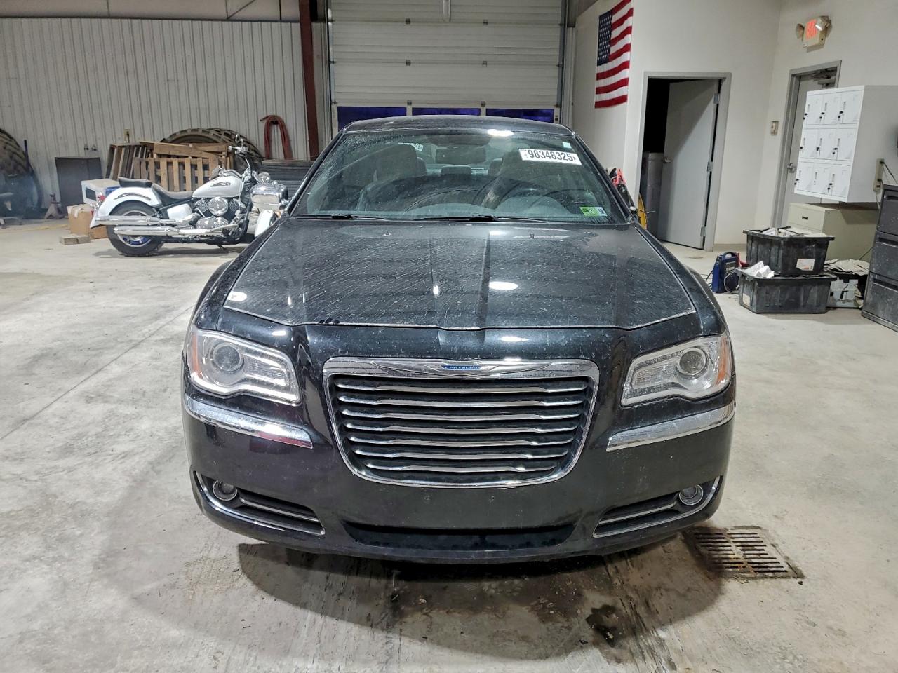 Chrysler 300 Limited Image 7