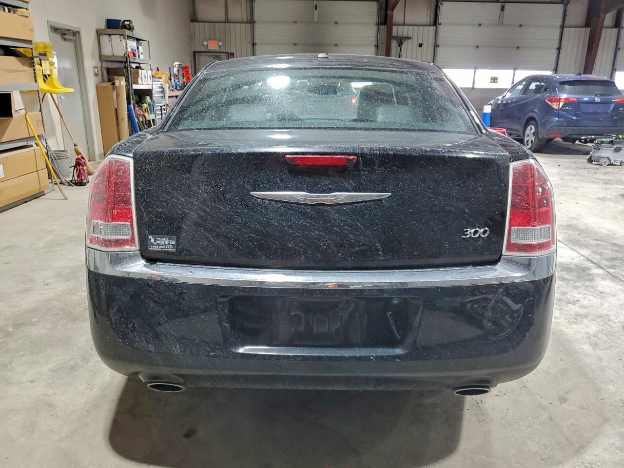 Chrysler 300 Limited Image 4
