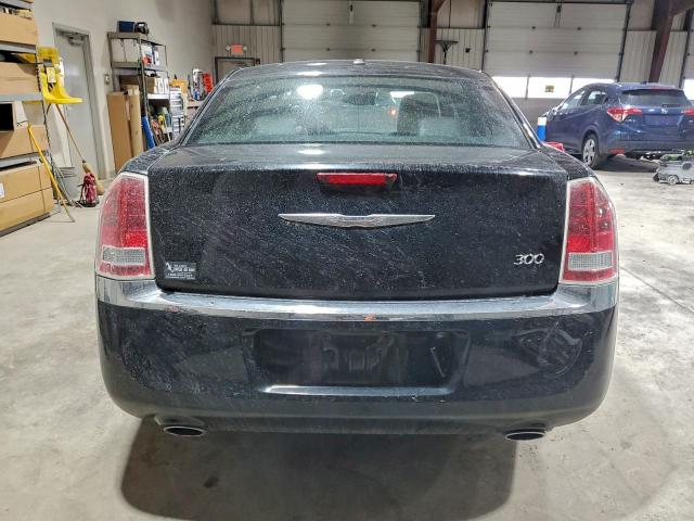Chrysler 300 Limited Image 4